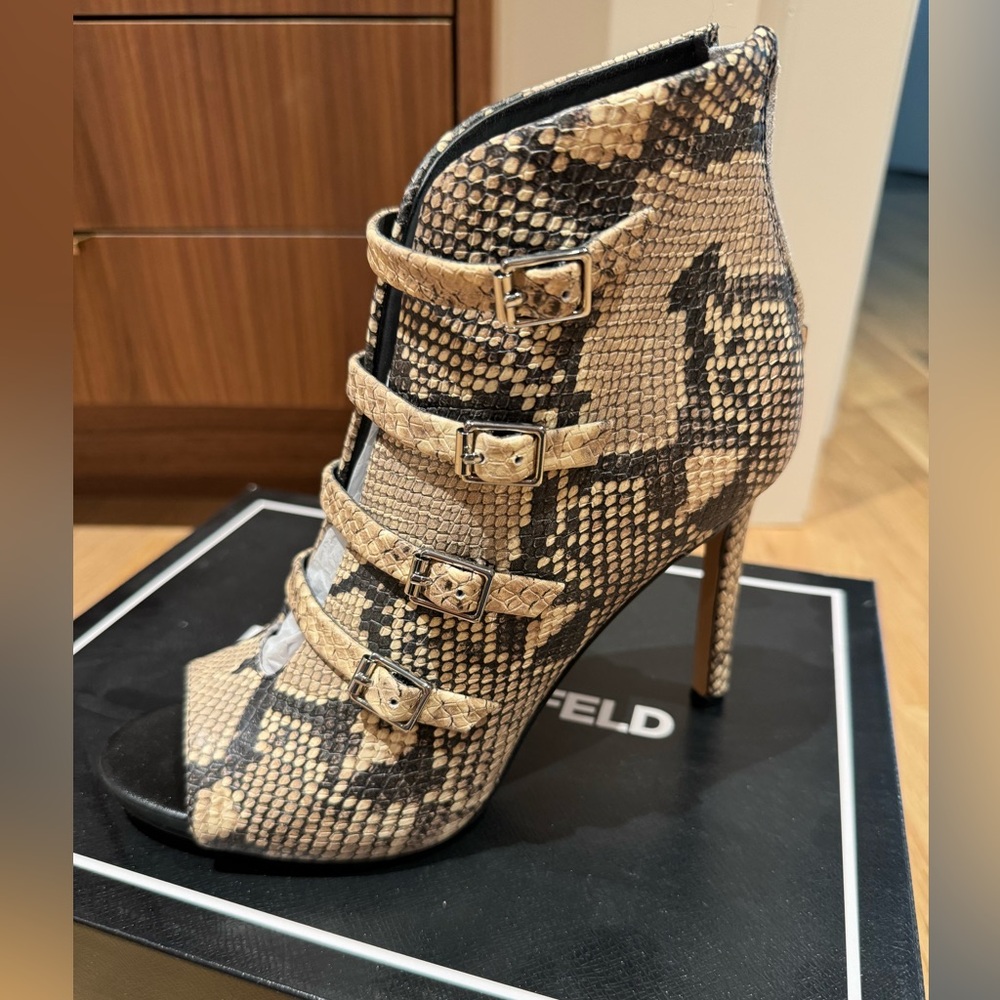 Worn once! Karl Lagerfeld Paris Cardi bootie, size 7m